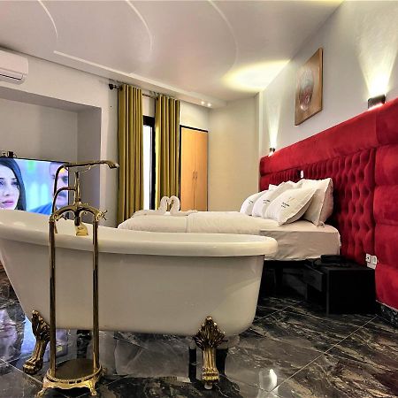 Hotel Vendome Дуала Екстер'єр фото