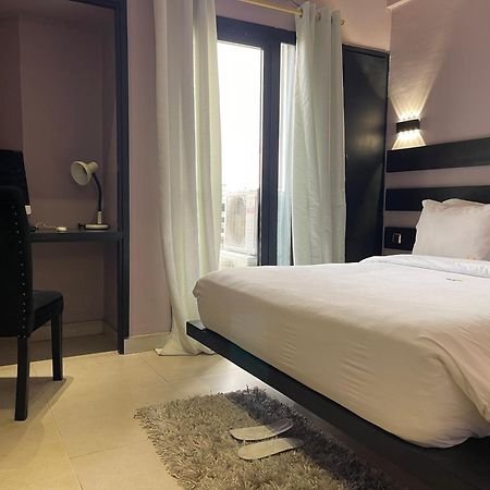 Hotel Vendome Дуала Екстер'єр фото