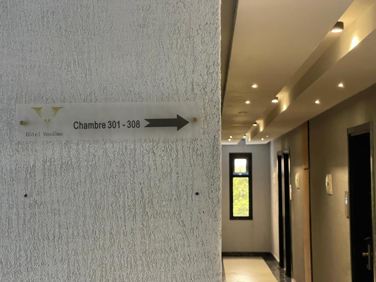 Hotel Vendome Дуала Екстер'єр фото