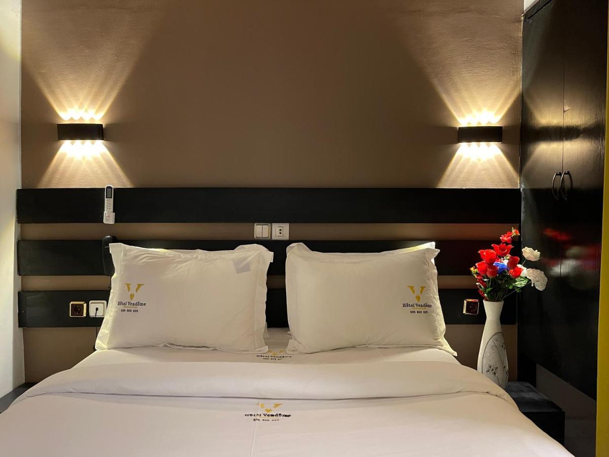 Hotel Vendome Дуала Екстер'єр фото