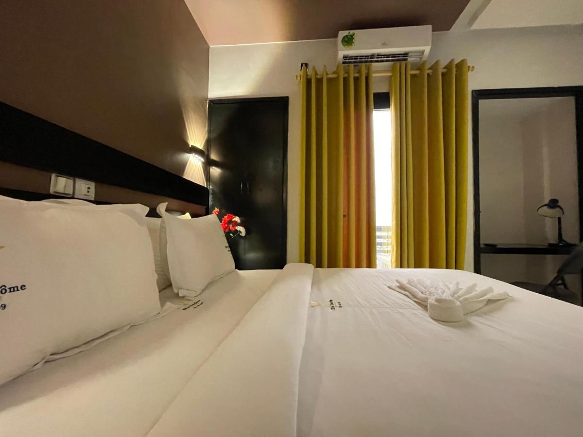 Hotel Vendome Дуала Екстер'єр фото