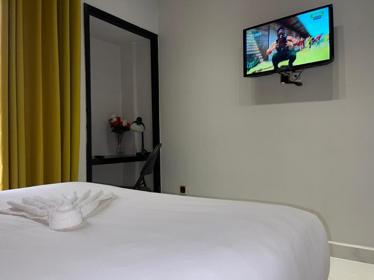 Hotel Vendome Дуала Екстер'єр фото