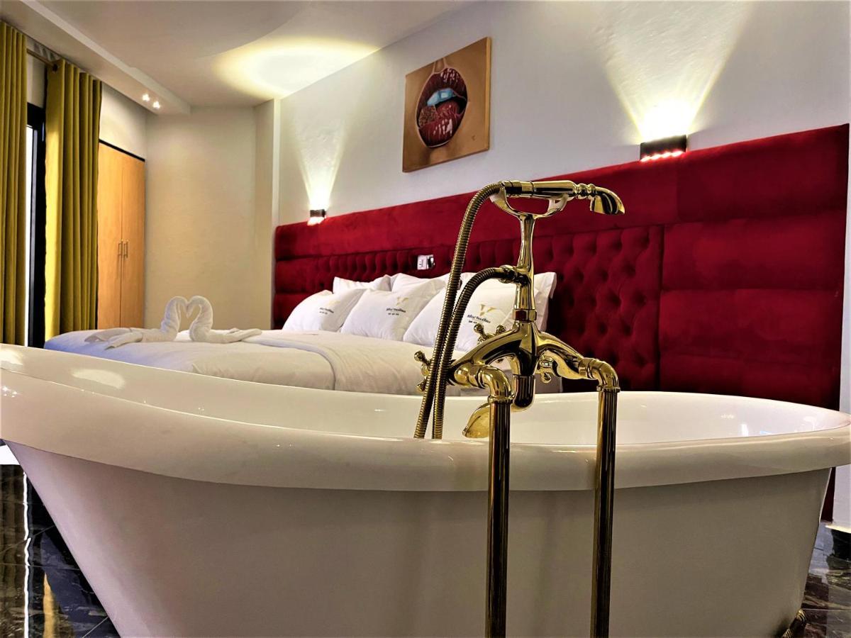 Hotel Vendome Дуала Екстер'єр фото