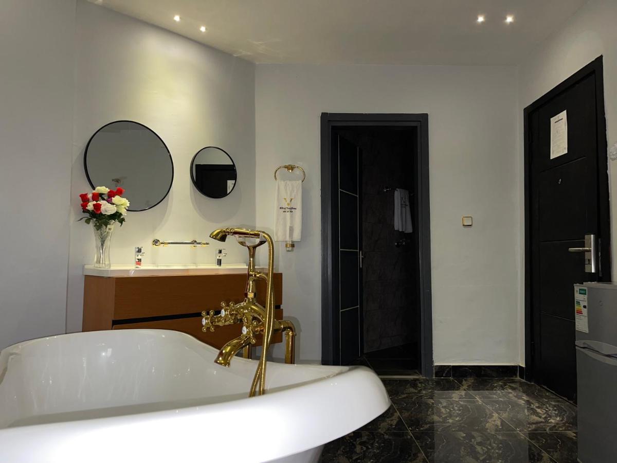 Hotel Vendome Дуала Екстер'єр фото