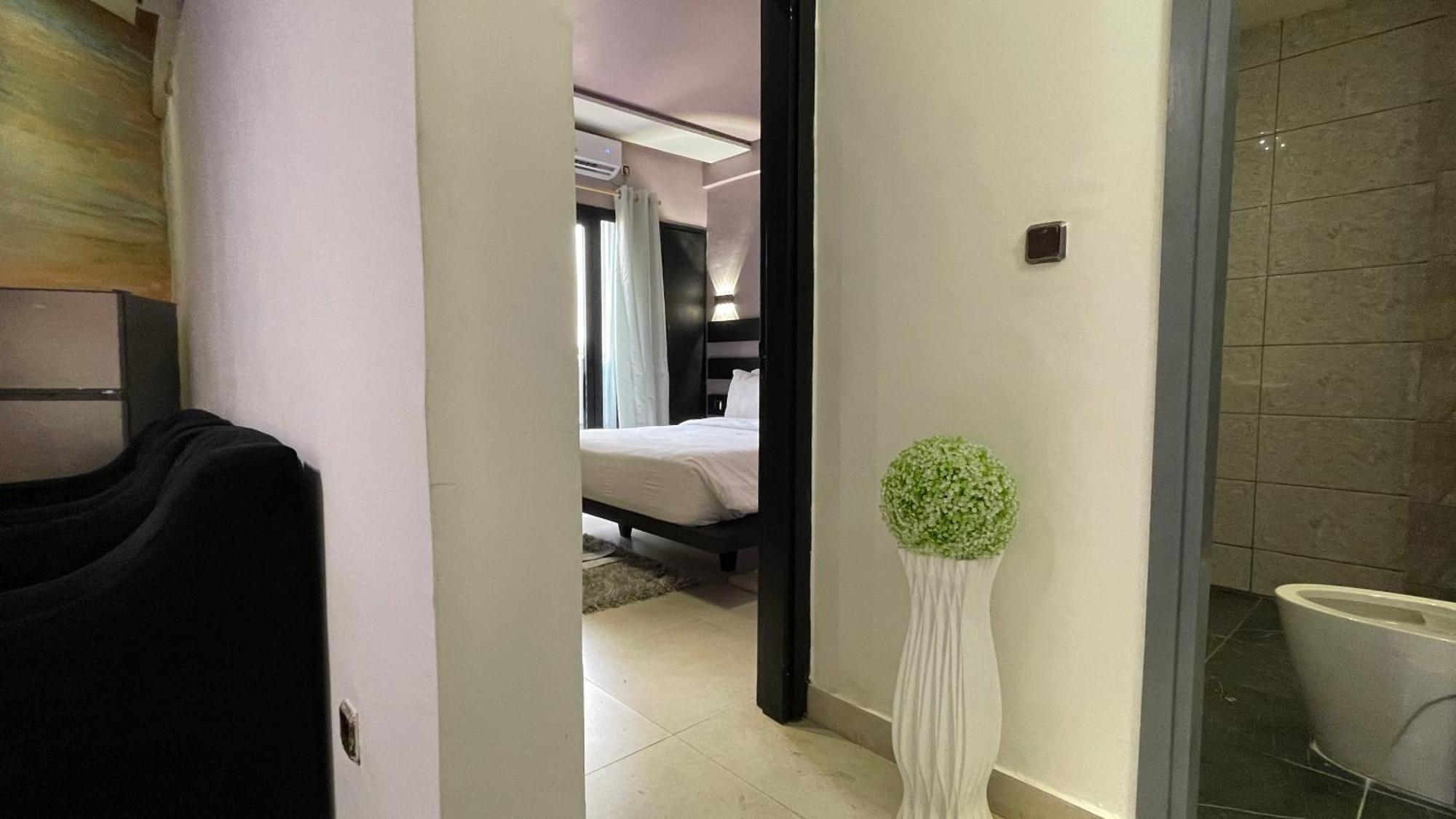 Hotel Vendome Дуала Екстер'єр фото